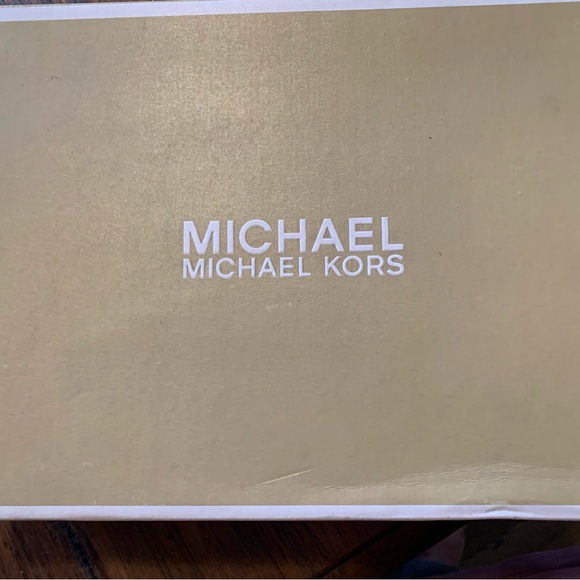 MICHAEL MICHAEL KORS
Keaton Embellished Metallic Leather Slip-On Sneaker New sz9 - Picture 12 of 12